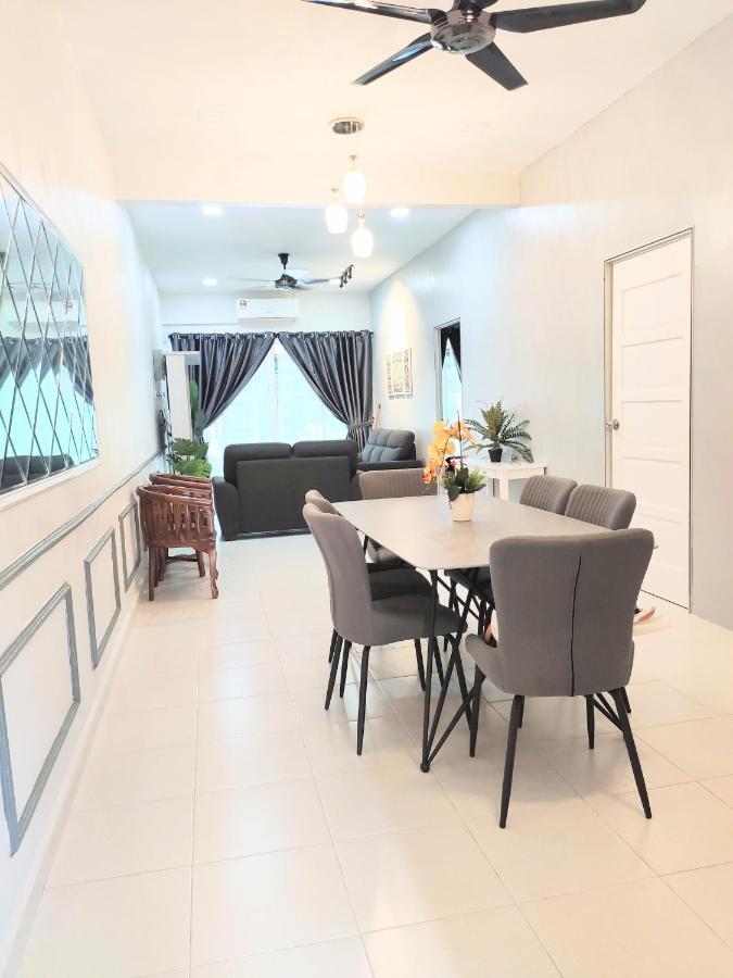 Private Pool Cassa Dinies, Wifi , Bbq,10 Pax Rantau Panjang Exterior foto