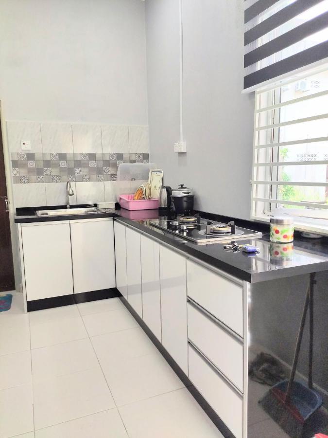 Private Pool Cassa Dinies, Wifi , Bbq,10 Pax Rantau Panjang Exterior foto