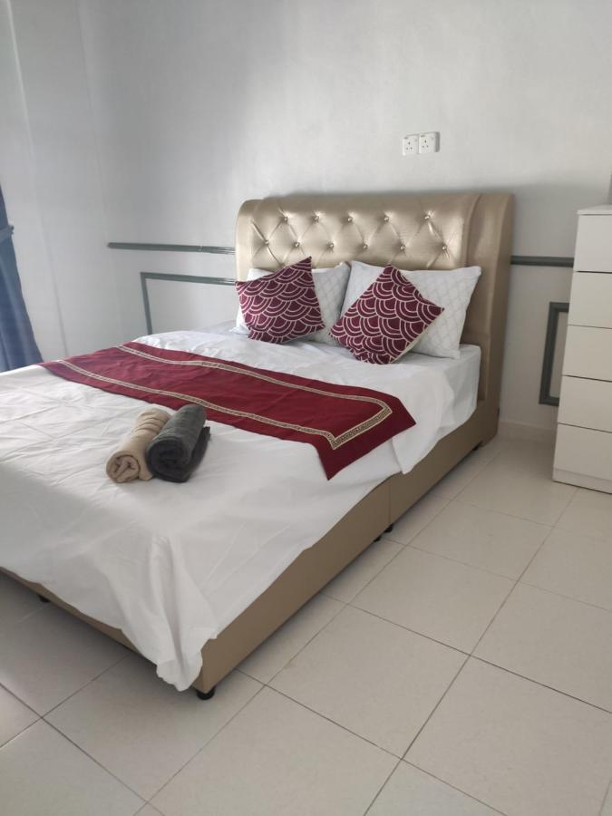 Private Pool Cassa Dinies, Wifi , Bbq,10 Pax Rantau Panjang Exterior foto