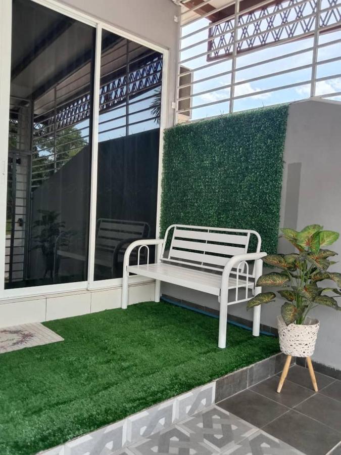 Private Pool Cassa Dinies, Wifi , Bbq,10 Pax Rantau Panjang Exterior foto