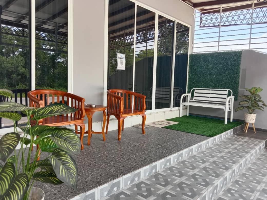 Private Pool Cassa Dinies, Wifi , Bbq,10 Pax Rantau Panjang Exterior foto