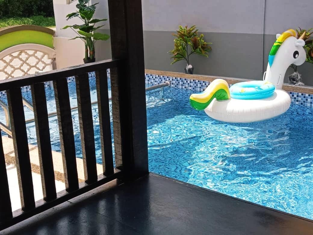 Private Pool Cassa Dinies, Wifi , Bbq,10 Pax Rantau Panjang Exterior foto