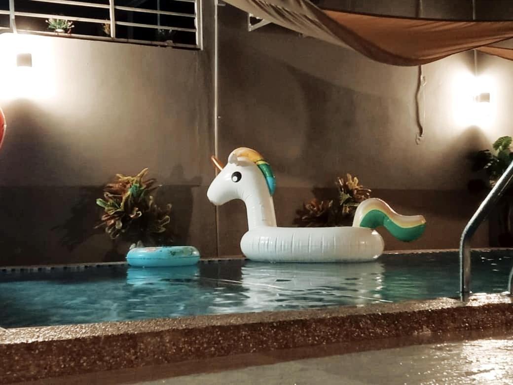 Private Pool Cassa Dinies, Wifi , Bbq,10 Pax Rantau Panjang Exterior foto
