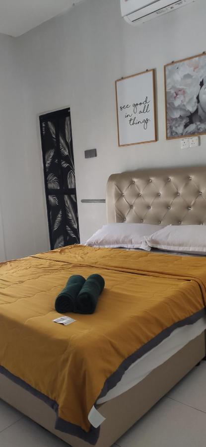 Private Pool Cassa Dinies, Wifi , Bbq,10 Pax Rantau Panjang Exterior foto