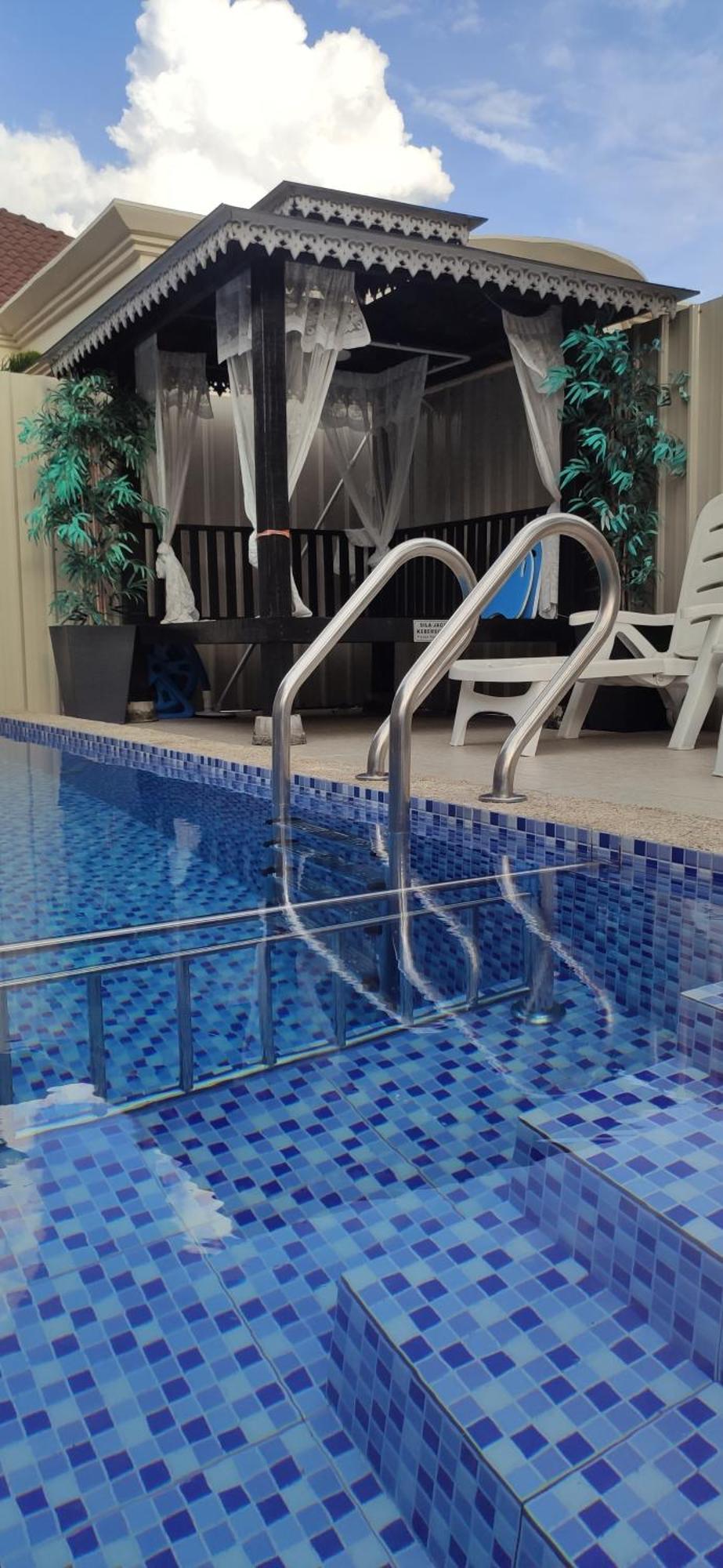 Private Pool Cassa Dinies, Wifi , Bbq,10 Pax Rantau Panjang Exterior foto